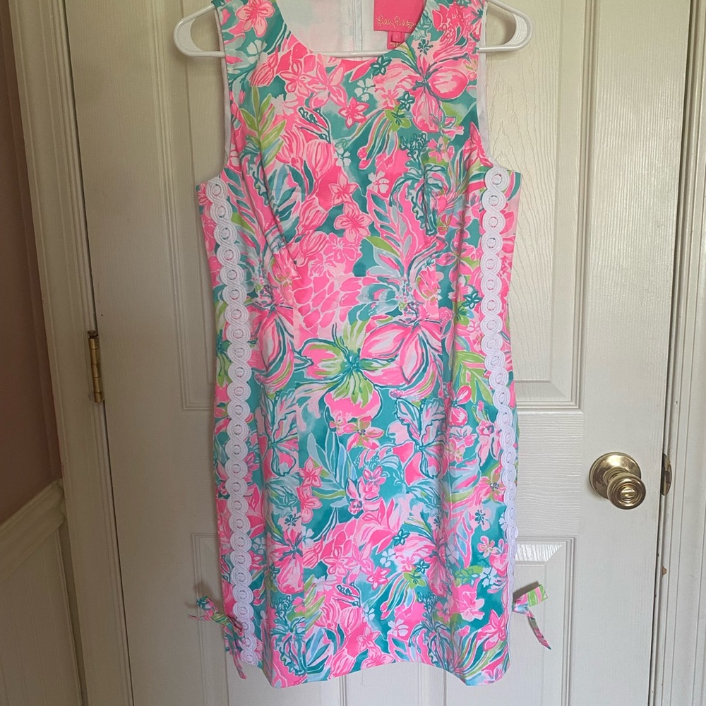 NWT Lilly Pulitzer Mila Stretch Shift dress.Hot on the scene. Size 4
